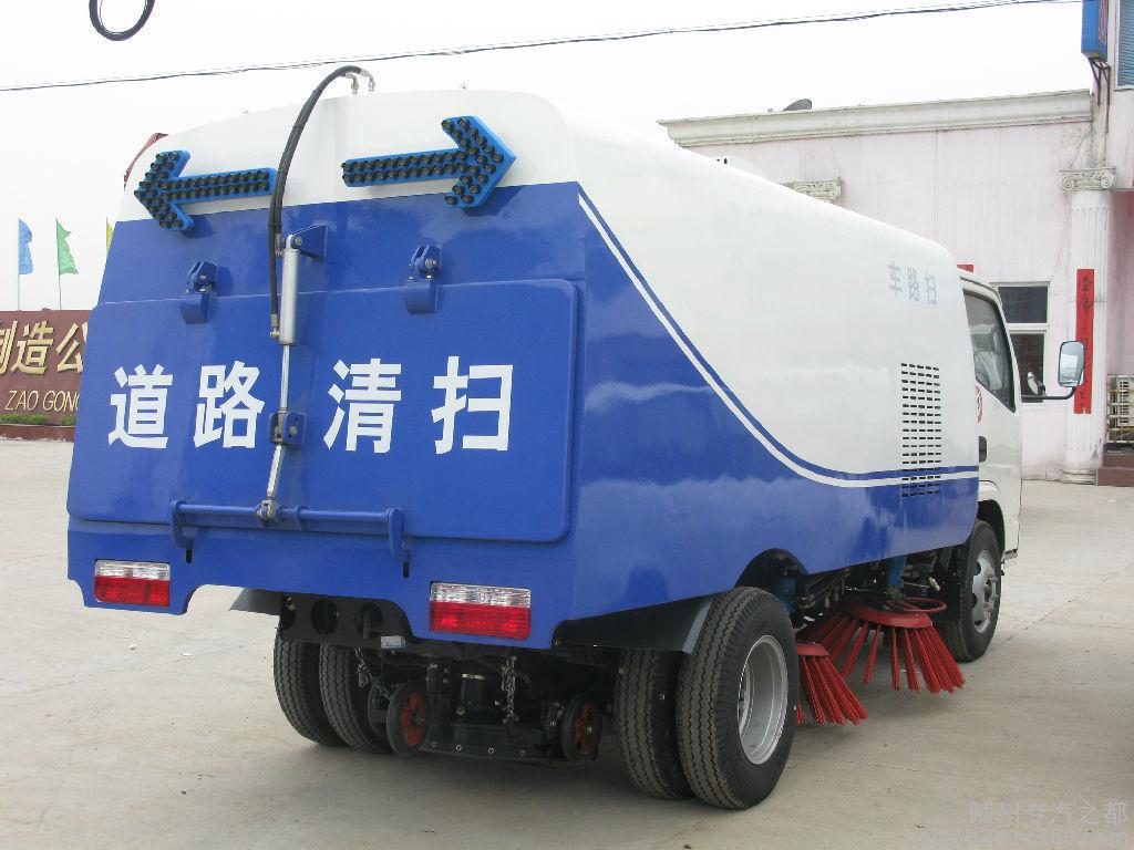 中聯重科10方路面清掃車與防撞緩沖車報價解析